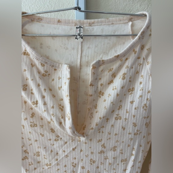 NWOT - Free People Billie Printed Layering Top in Tea Combo - Size XS - Picture 7 of 7